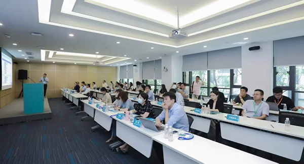 企业风采-精智未来获“最具商业价值奖”，直通全国总决赛！5-600.jpg